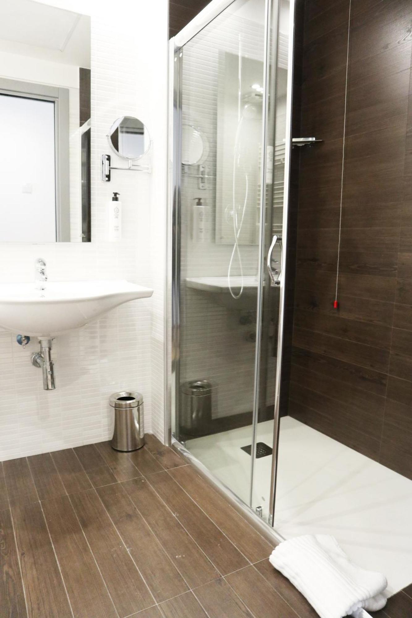 Victor Hotel Bari Bagian luar foto