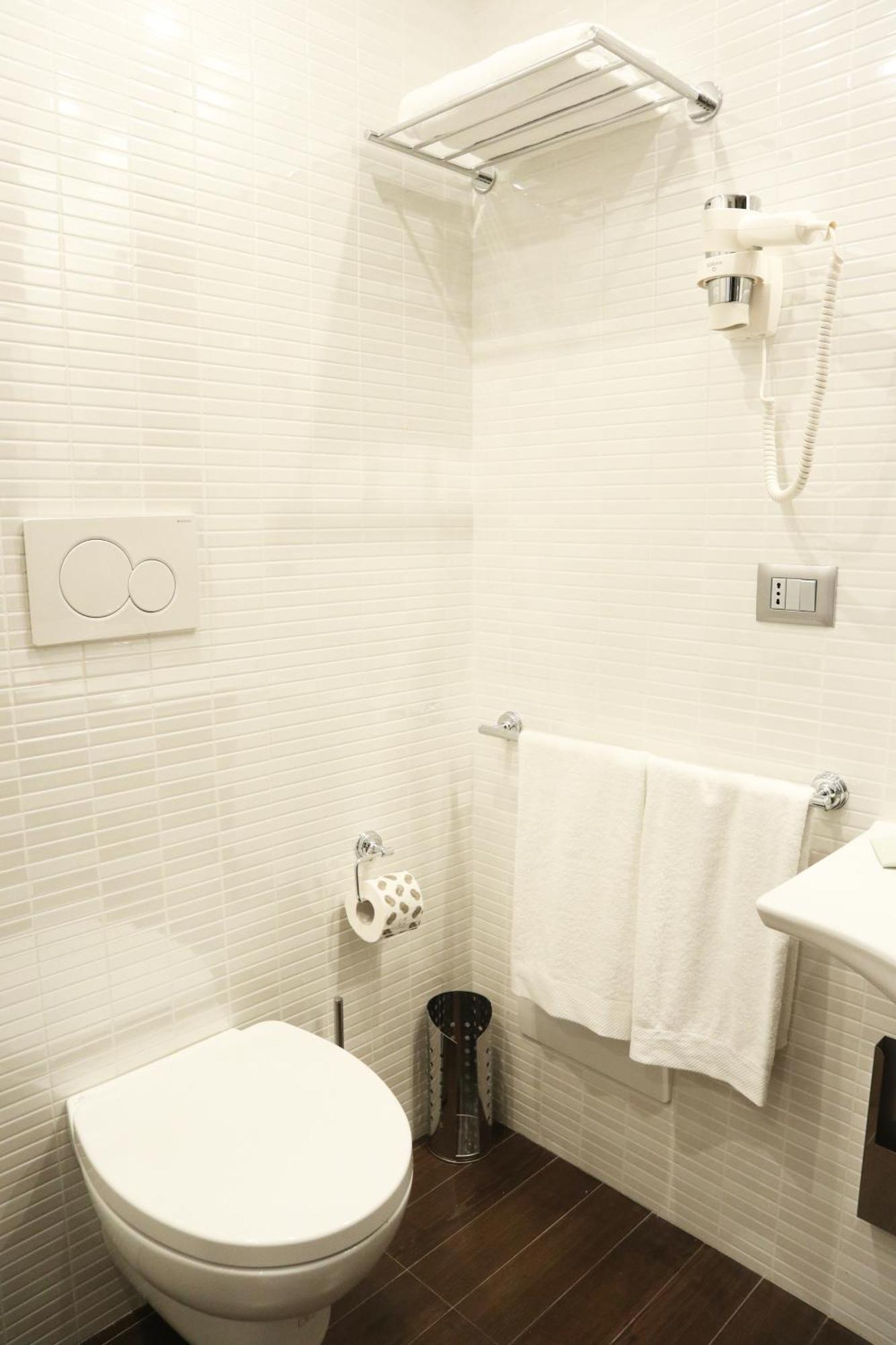 Victor Hotel Bari Bagian luar foto