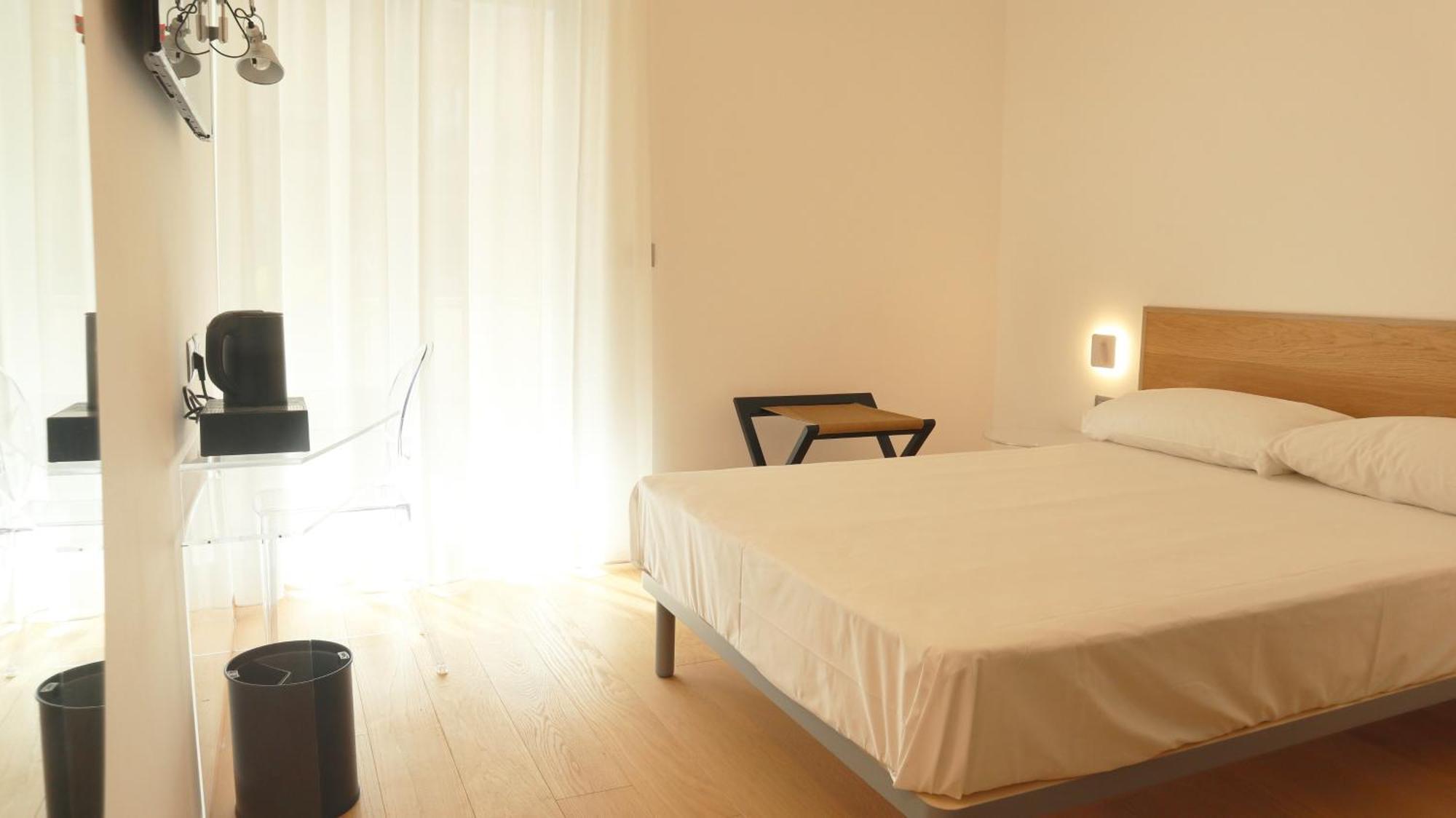 Victor Hotel Bari Bagian luar foto