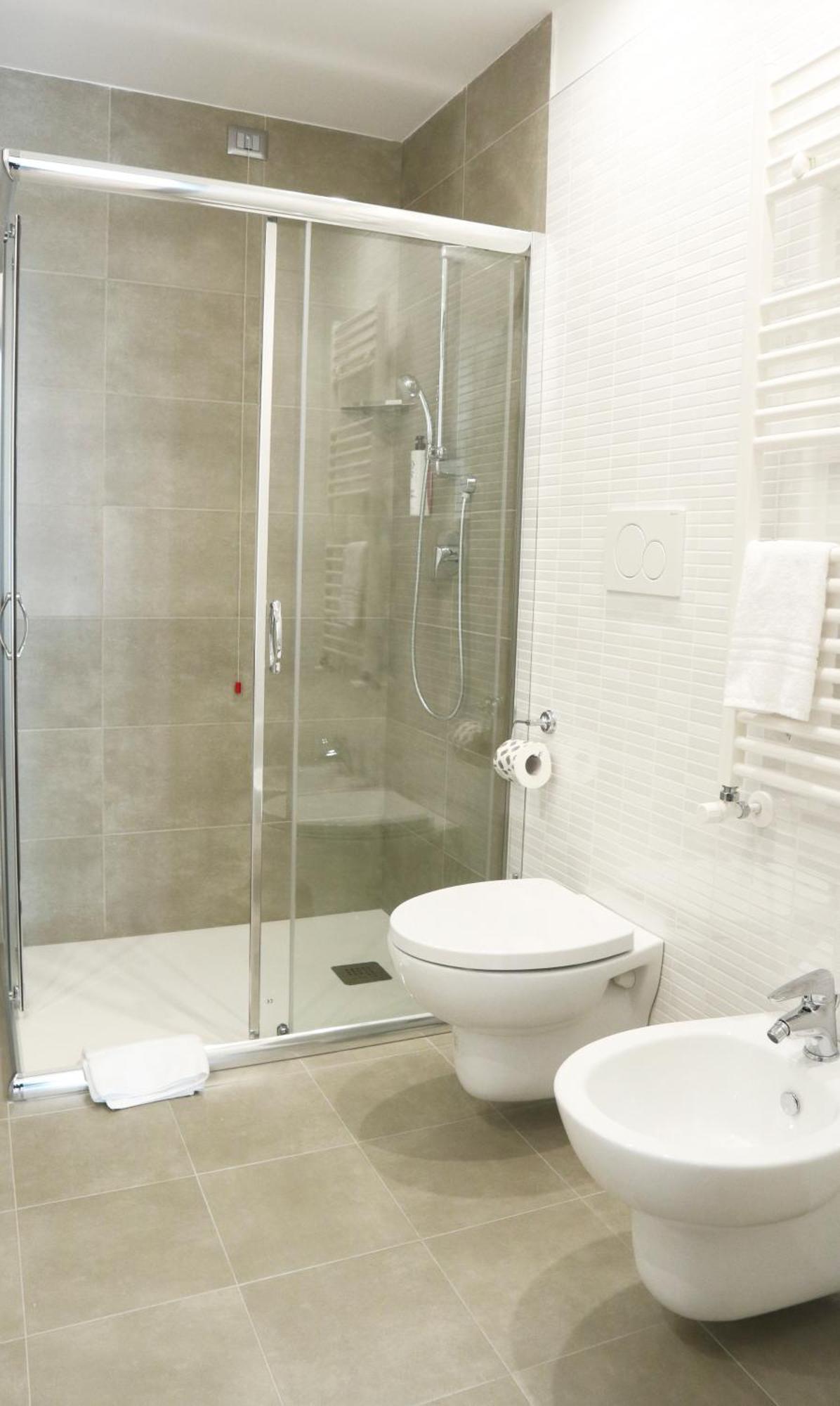 Victor Hotel Bari Bagian luar foto
