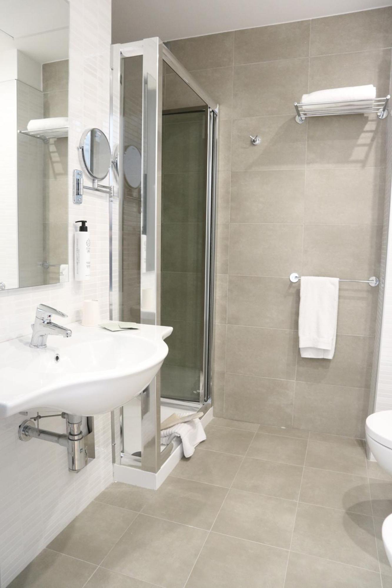 Victor Hotel Bari Bagian luar foto