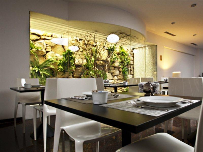 Victor Hotel Bari Bagian luar foto