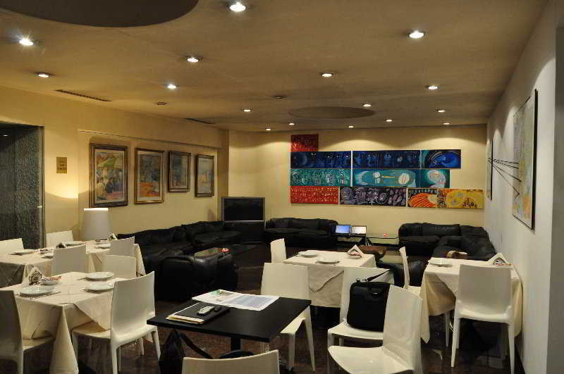 Victor Hotel Bari Bagian luar foto